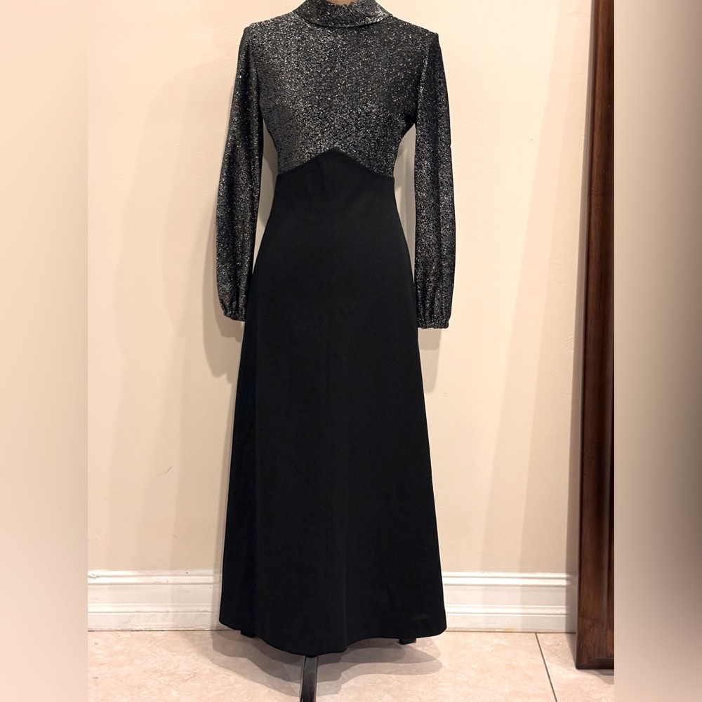 Vintage Long Black Knit Dress Silver Bodice Size Vintage 10 - Picture 1 of 11